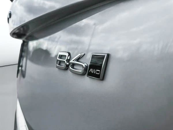 2025 Volvo XC90 B6 ULTRA AWD // 7 PLACES-8