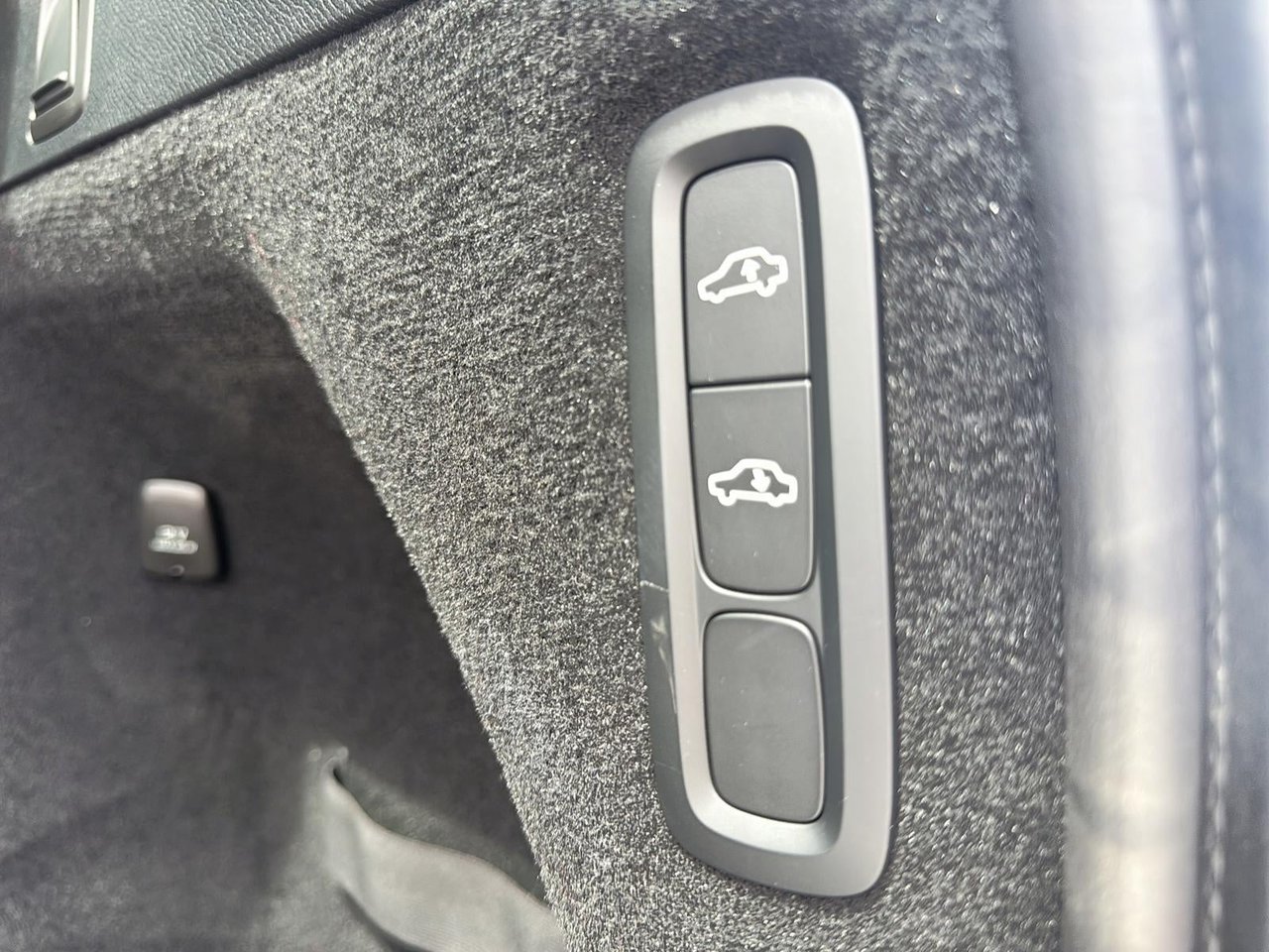 2025 Volvo XC90 B6 ULTRA AWD // 7 PLACES-19
