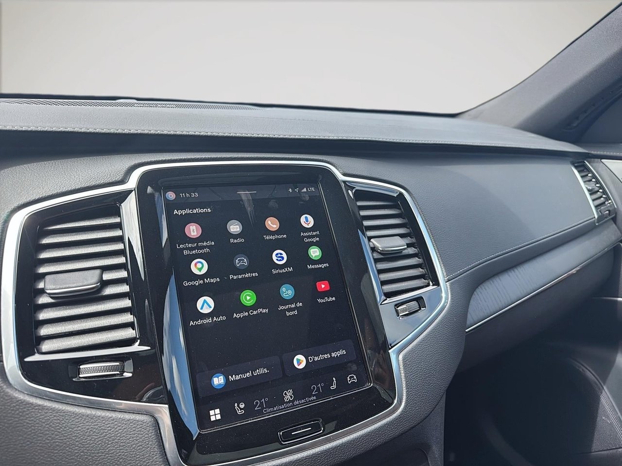 2025 Volvo XC90 B6 ULTRA AWD // 7 PLACES-15