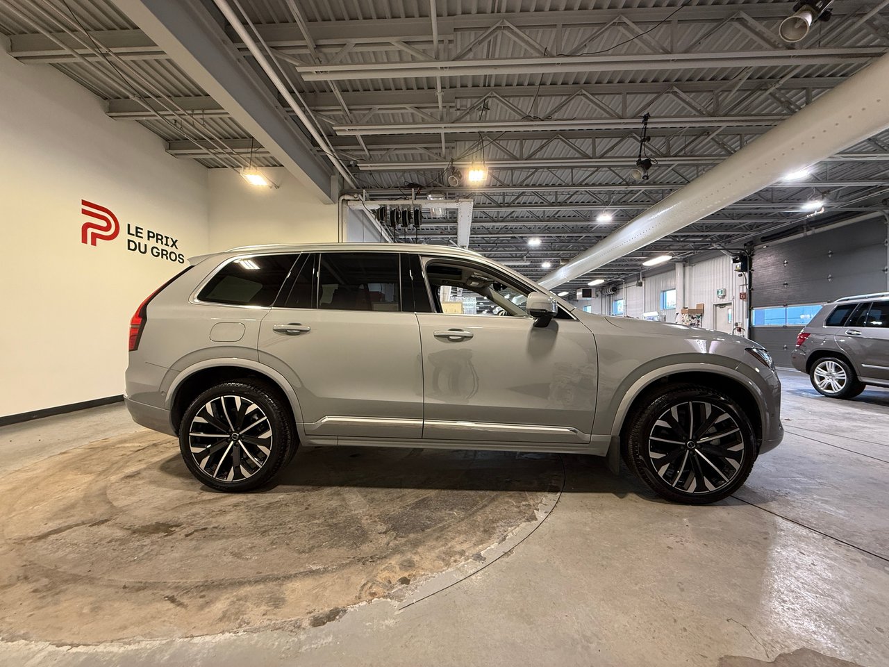 2026 Volvo XC90 B6 ULTRA AWD // 7 PLACES-3