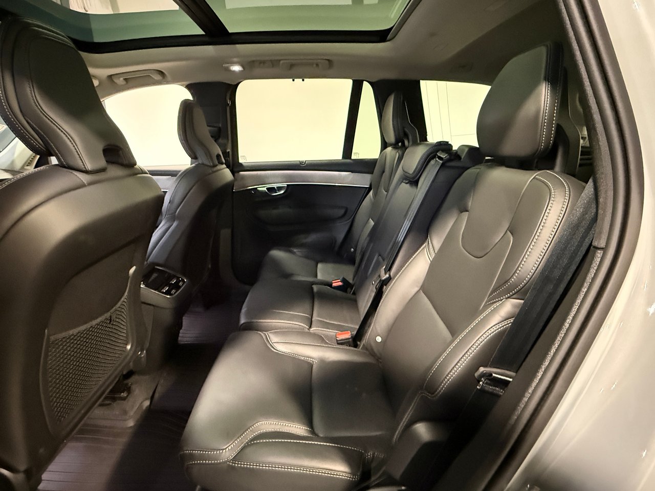 2026 Volvo XC90 B6 ULTRA AWD // 7 PLACES-24