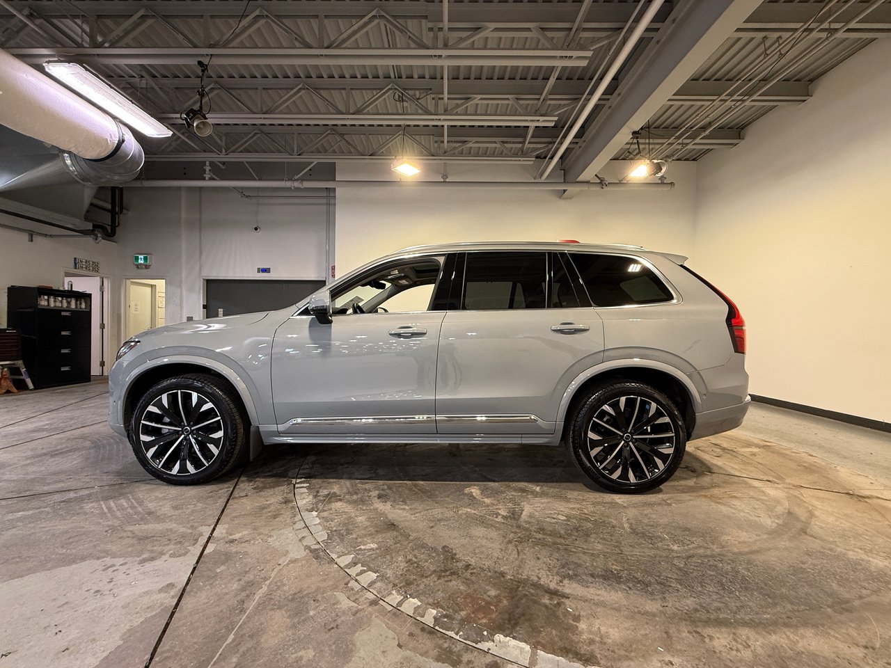 2026 Volvo XC90 B6 ULTRA AWD // 7 PLACES-7