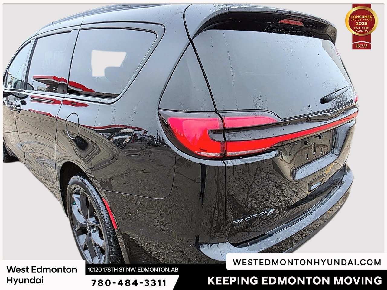 2023 Chrysler Pacifica Touring-L-5