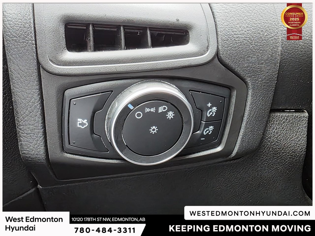 2015 Ford Focus SE-12