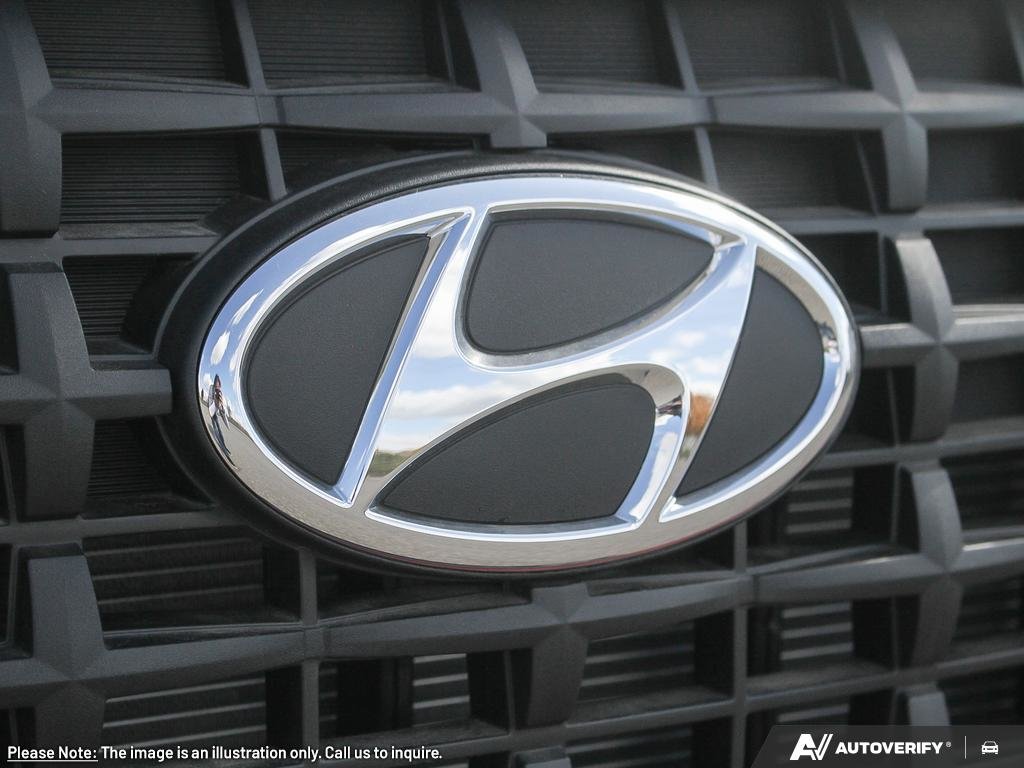 2026 Hyundai Venue Essential Two-tone-8