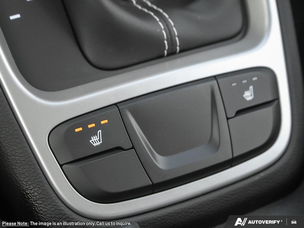 2026 Hyundai Venue Essential Two-tone-22