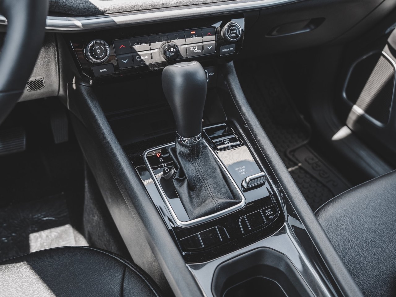 2025 Jeep Compass NORTH-14