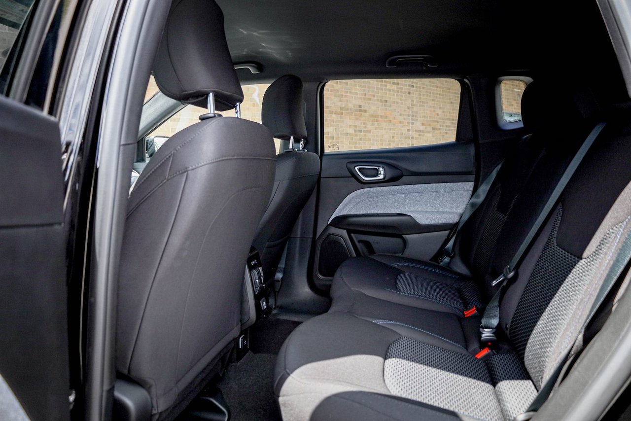 2025 Jeep Compass SPORT-13