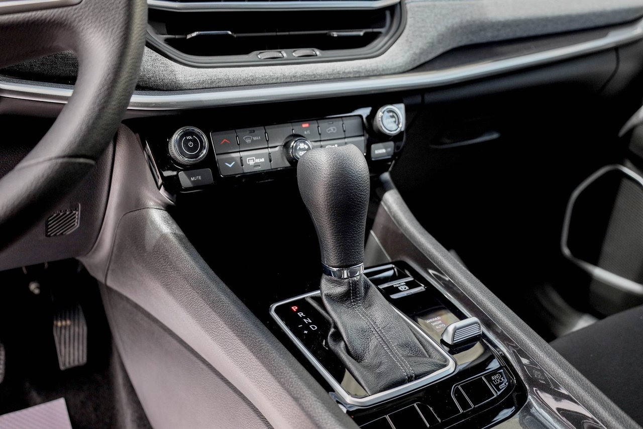 2025 Jeep Compass SPORT-11