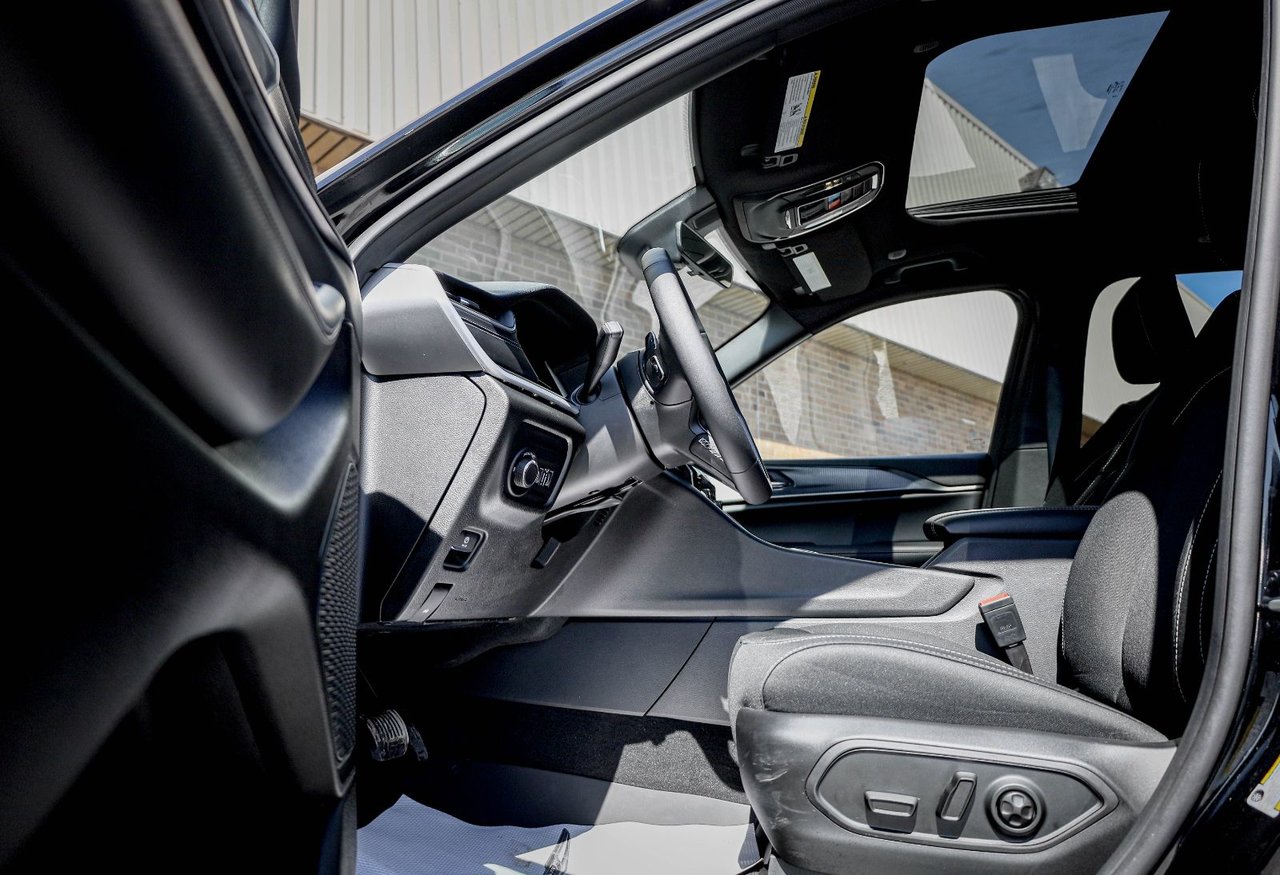 2025 Jeep Grand Cherokee LAREDO-8
