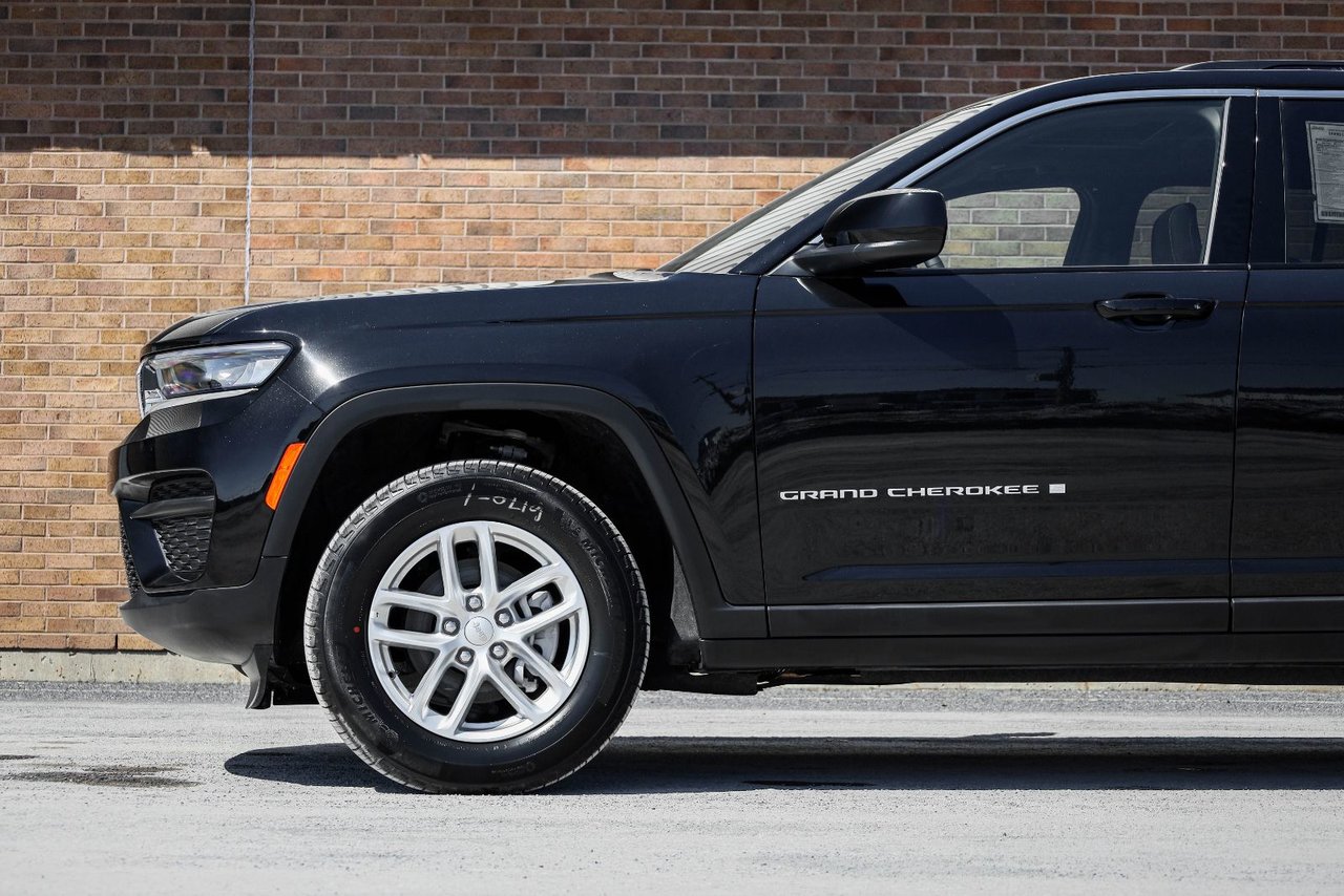 2025 Jeep Grand Cherokee LAREDO-1