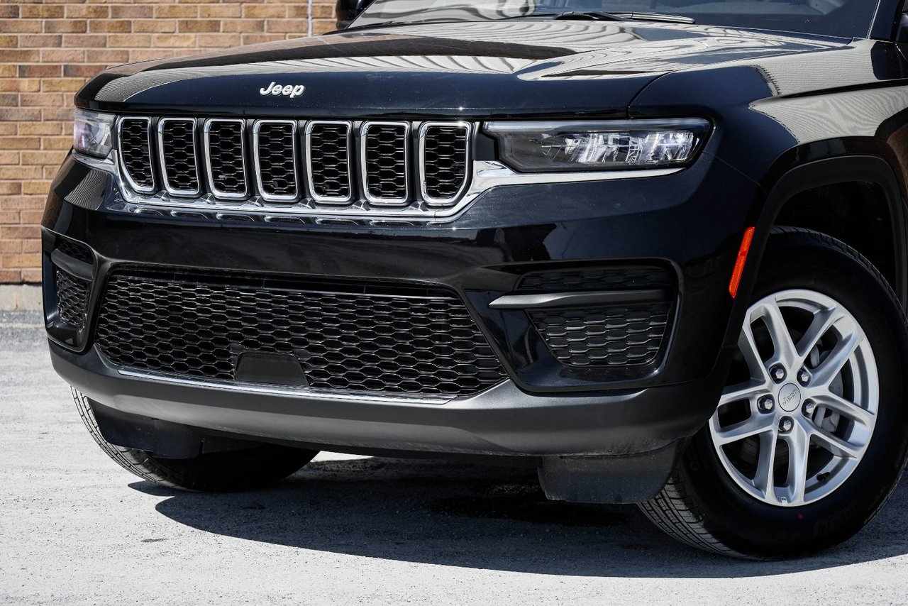 2025 Jeep Grand Cherokee LAREDO-3