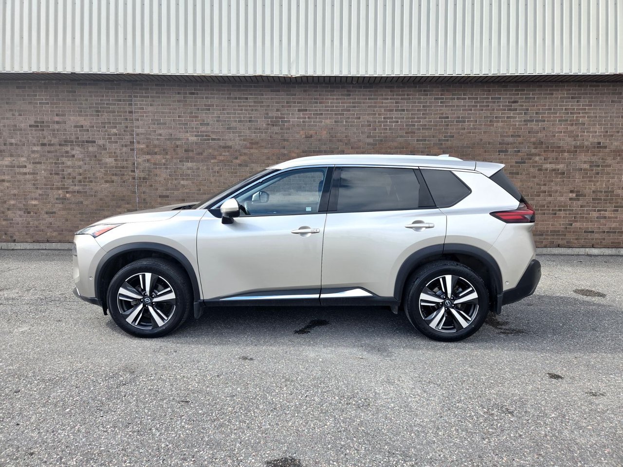 2023 Nissan Rogue SL-0