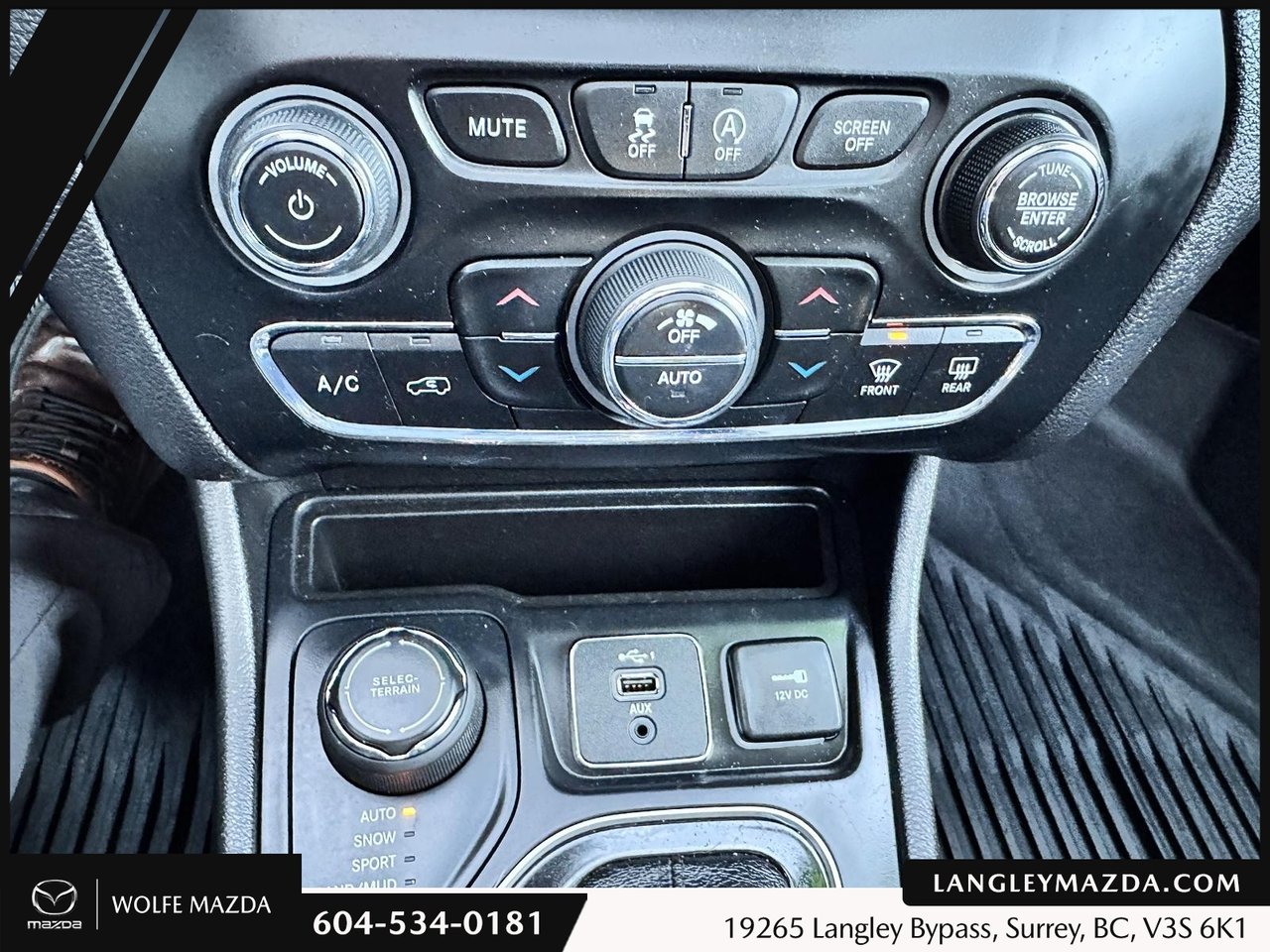 2019 Jeep Cherokee Limited-17