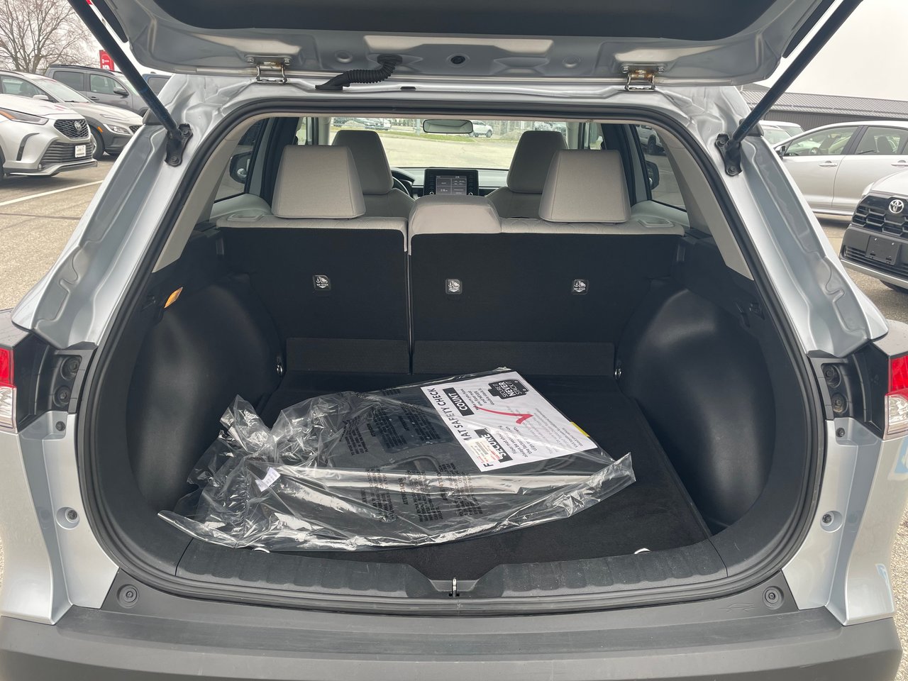 2022 Toyota Corolla Cross L-8