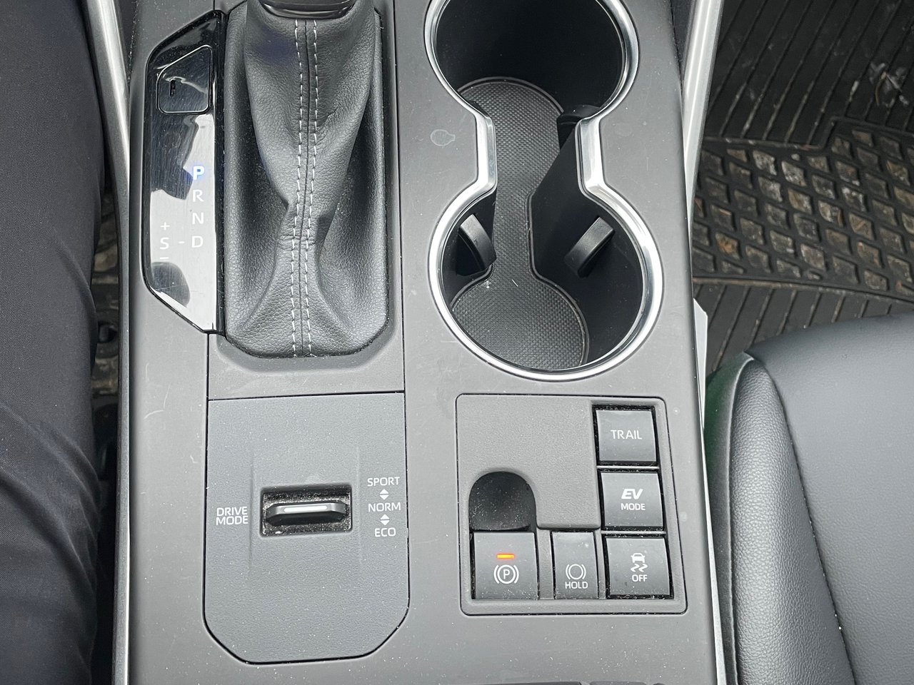 2024 Toyota Highlander Hybrid XLE-15
