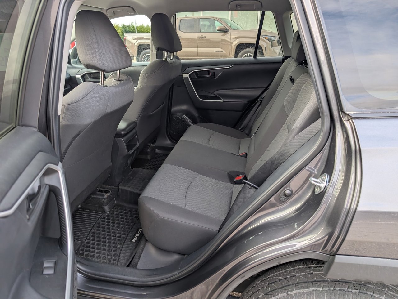 2020 Toyota RAV4 LE-12