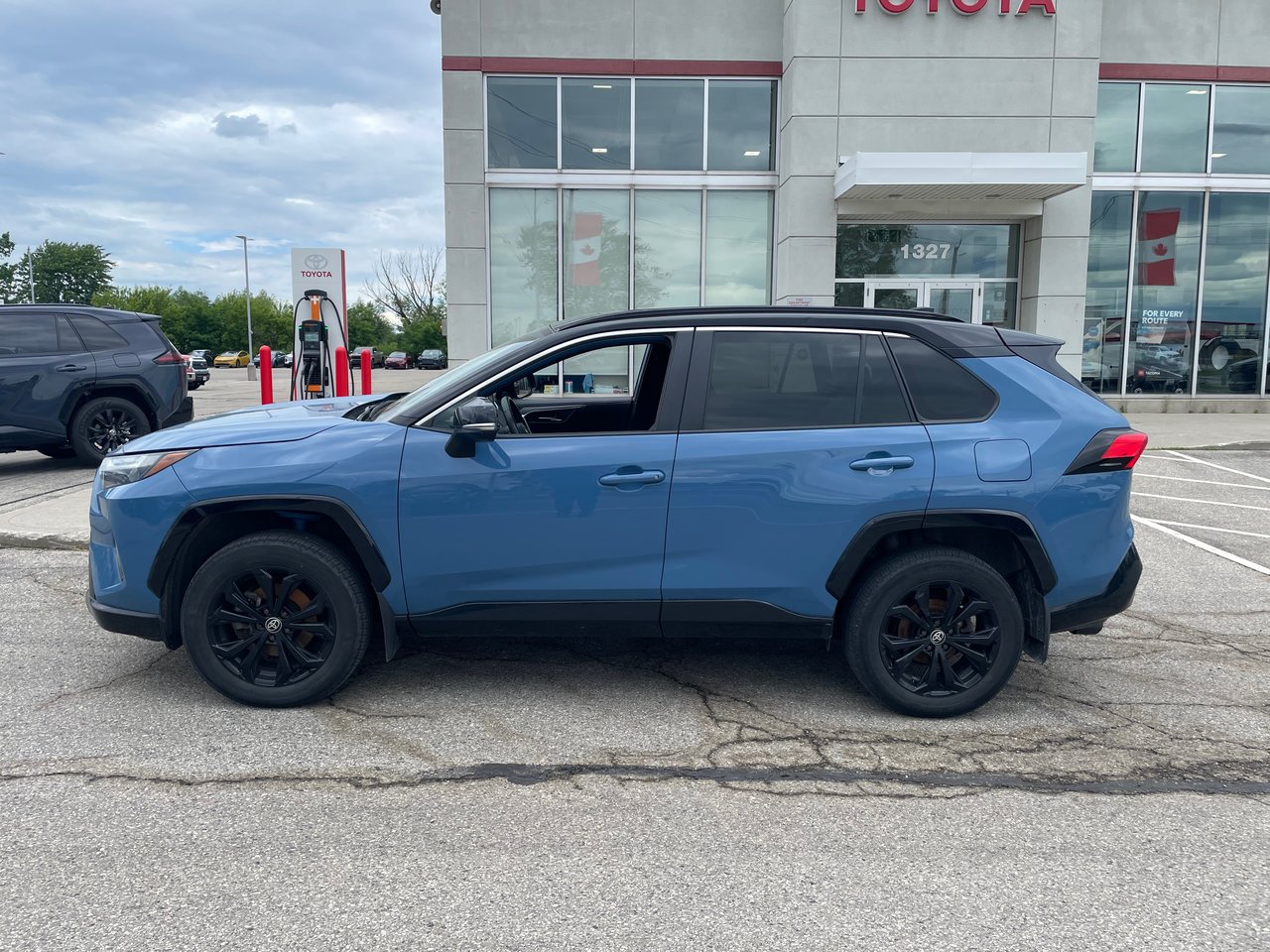2022 Toyota RAV4 Hybrid XSE-1