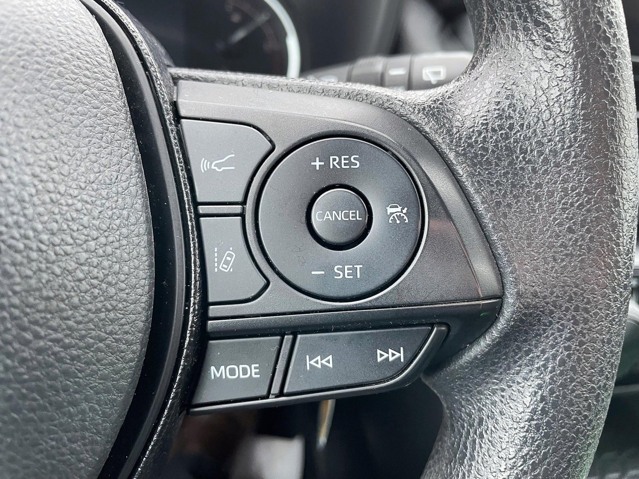 2023 Toyota RAV4 LE-8