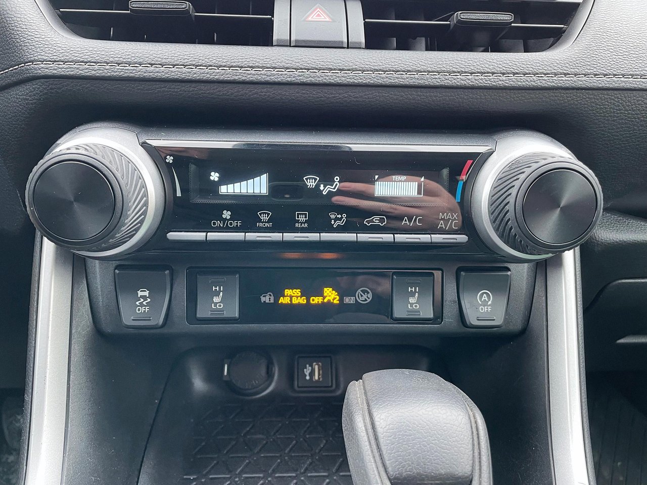 2023 Toyota RAV4 LE-11