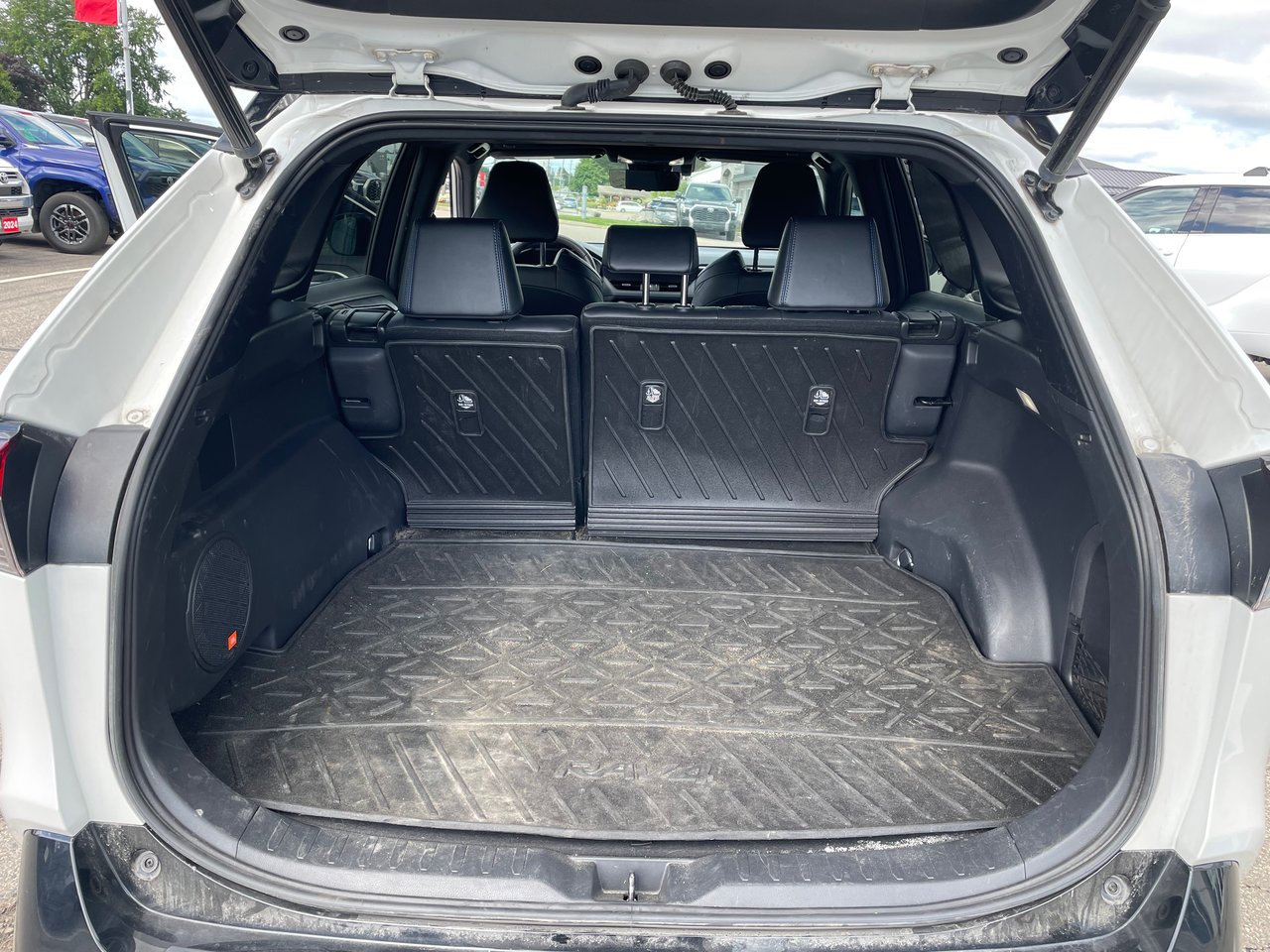 2023 Toyota RAV4 Hybrid XSE-8