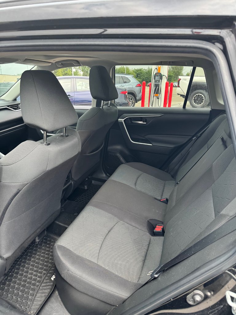 2023 Toyota RAV4 Hybrid XLE-9