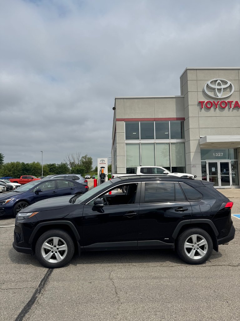 2023 Toyota RAV4 Hybrid XLE-1