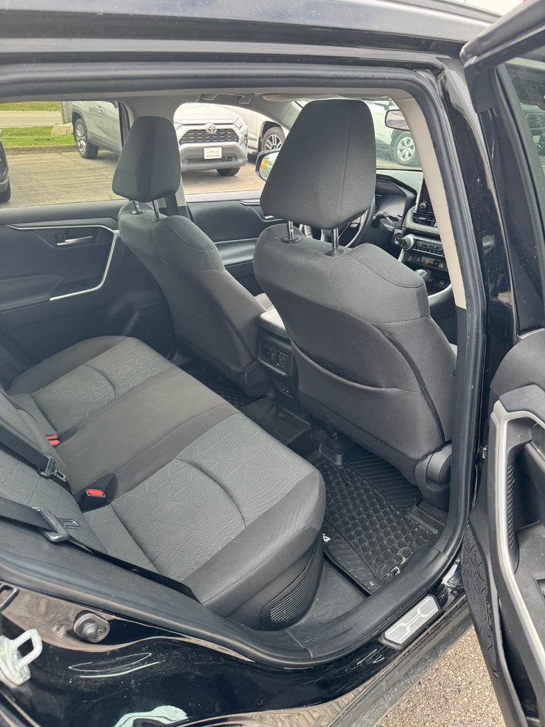 2023 Toyota RAV4 Hybrid XLE-10