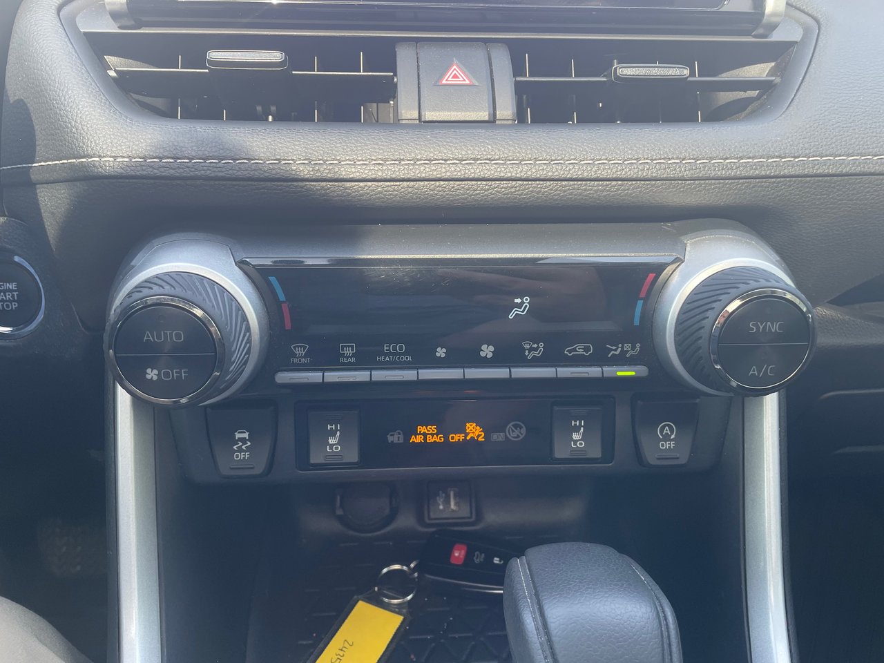 2024 Toyota RAV4 XLE-11
