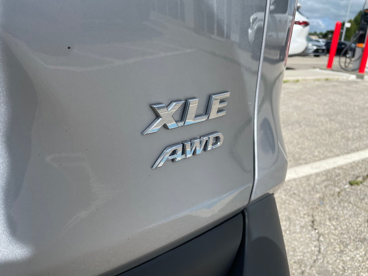 2025 Toyota RAV4 XLE-9
