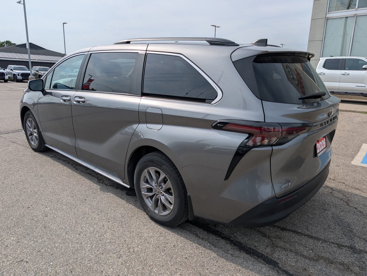 2026 Toyota Sienna XLE-6