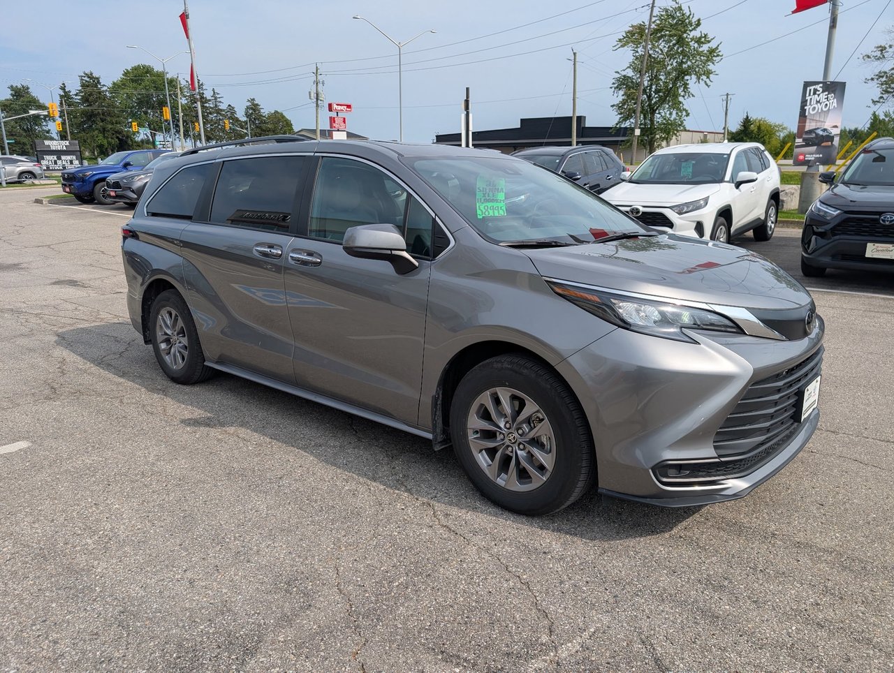 2026 Toyota Sienna XLE-2