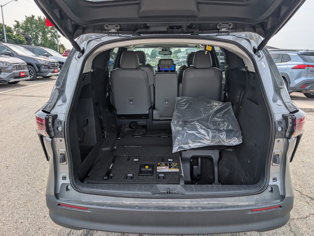 2026 Toyota Sienna XLE-14