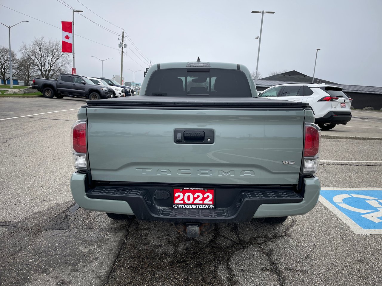 2022 Toyota Tacoma 4WD DBL AT-2