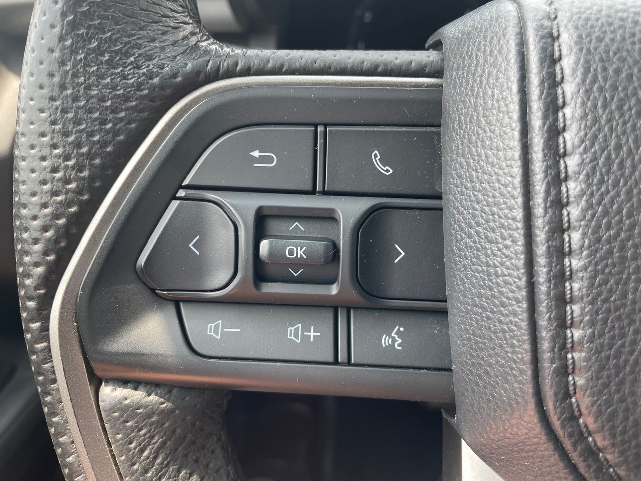 2025 Toyota Tacoma 4WD DBL AT-7