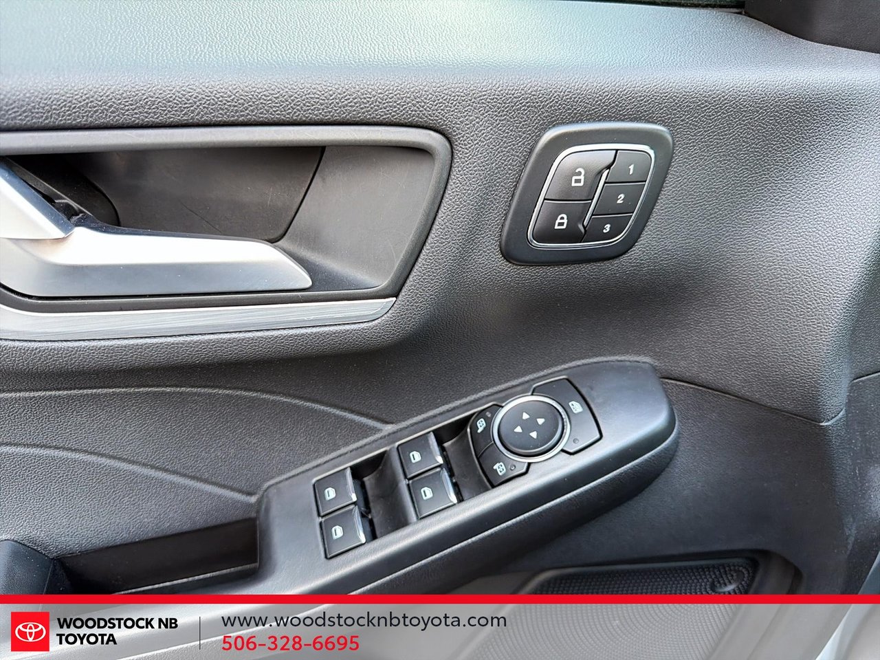 Ford Escape Platinum 2025-13