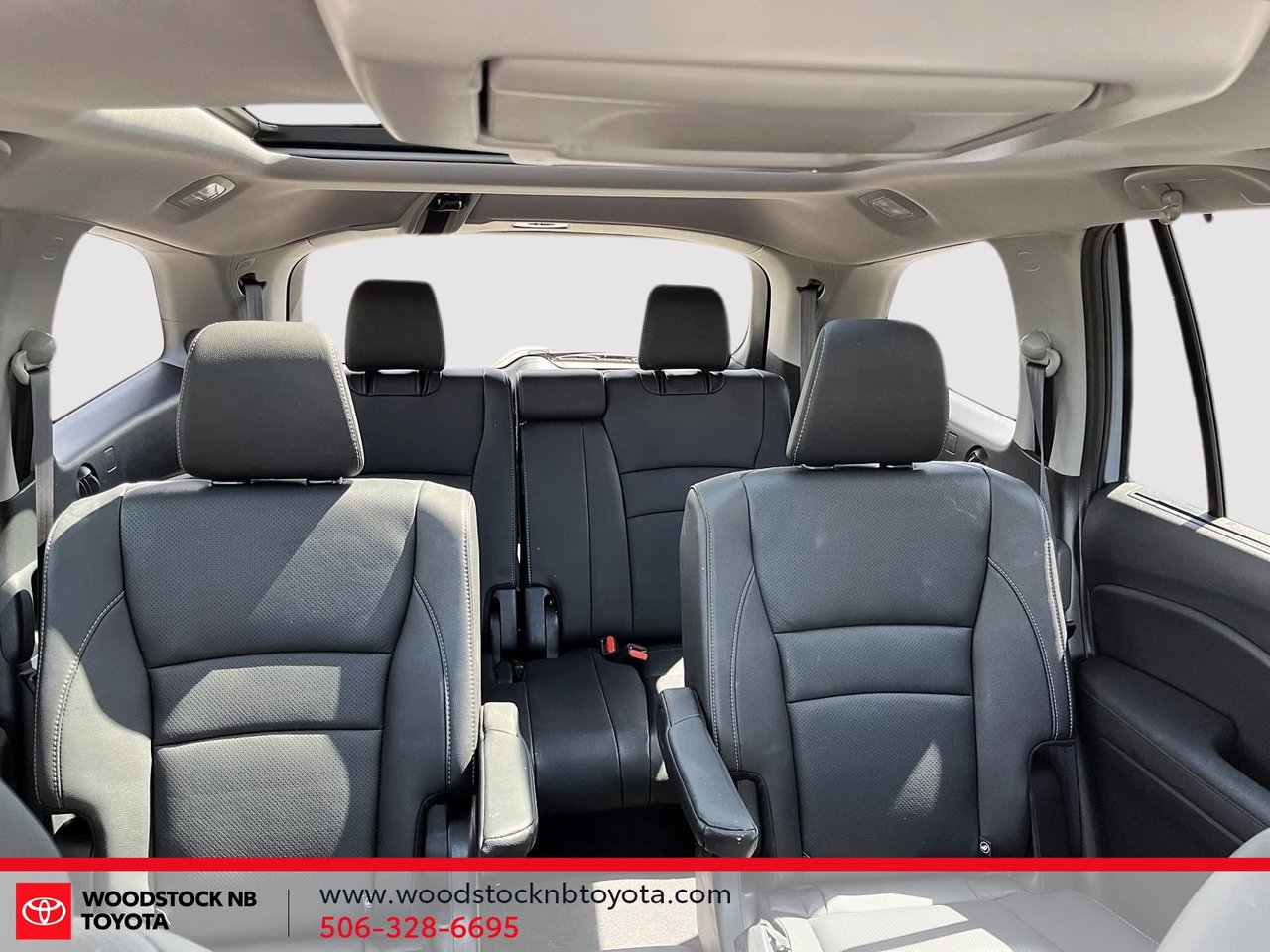 2022 Honda Pilot Touring 7-Passenger-15