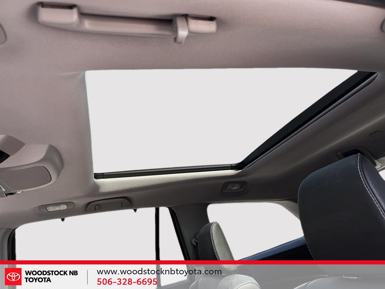 2022 Honda Pilot Touring 7-Passenger-17