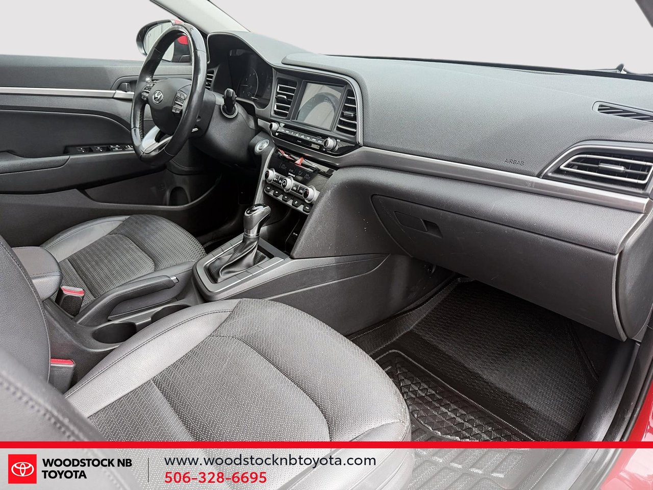2019 Hyundai Elantra Luxury-17