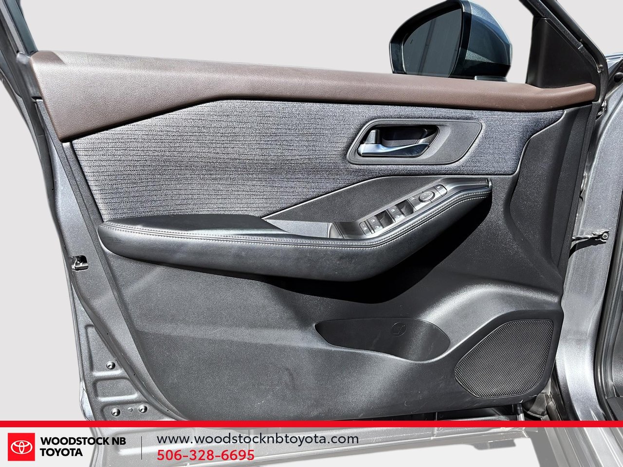 2023 Nissan Rogue SV Moonroof-9