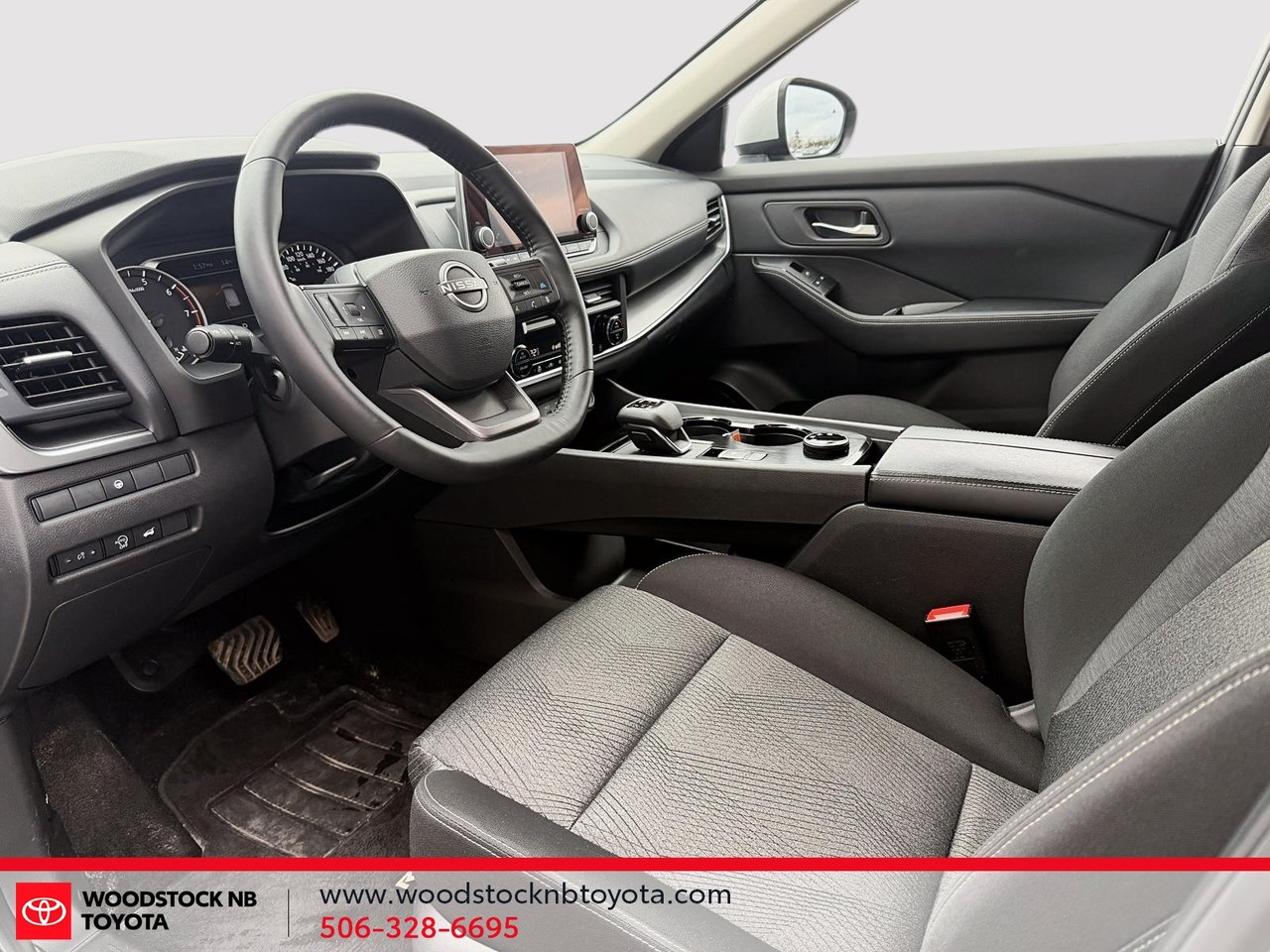 2025 Nissan Rogue-12