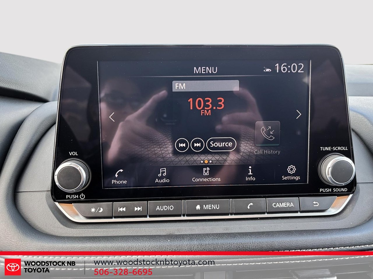 2025 Nissan Rogue SV Moonroof-12