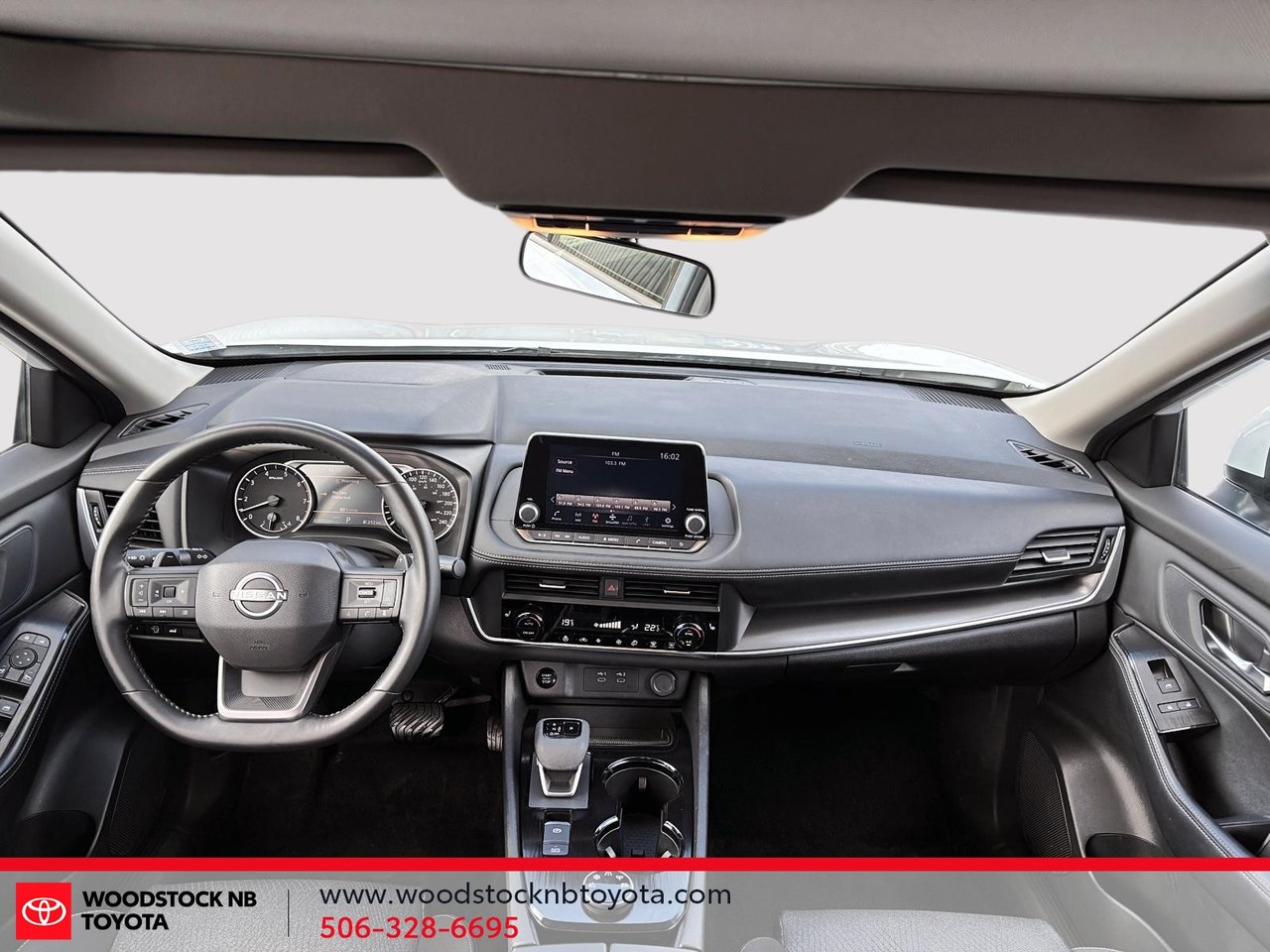 2025 Nissan Rogue SV Moonroof-8