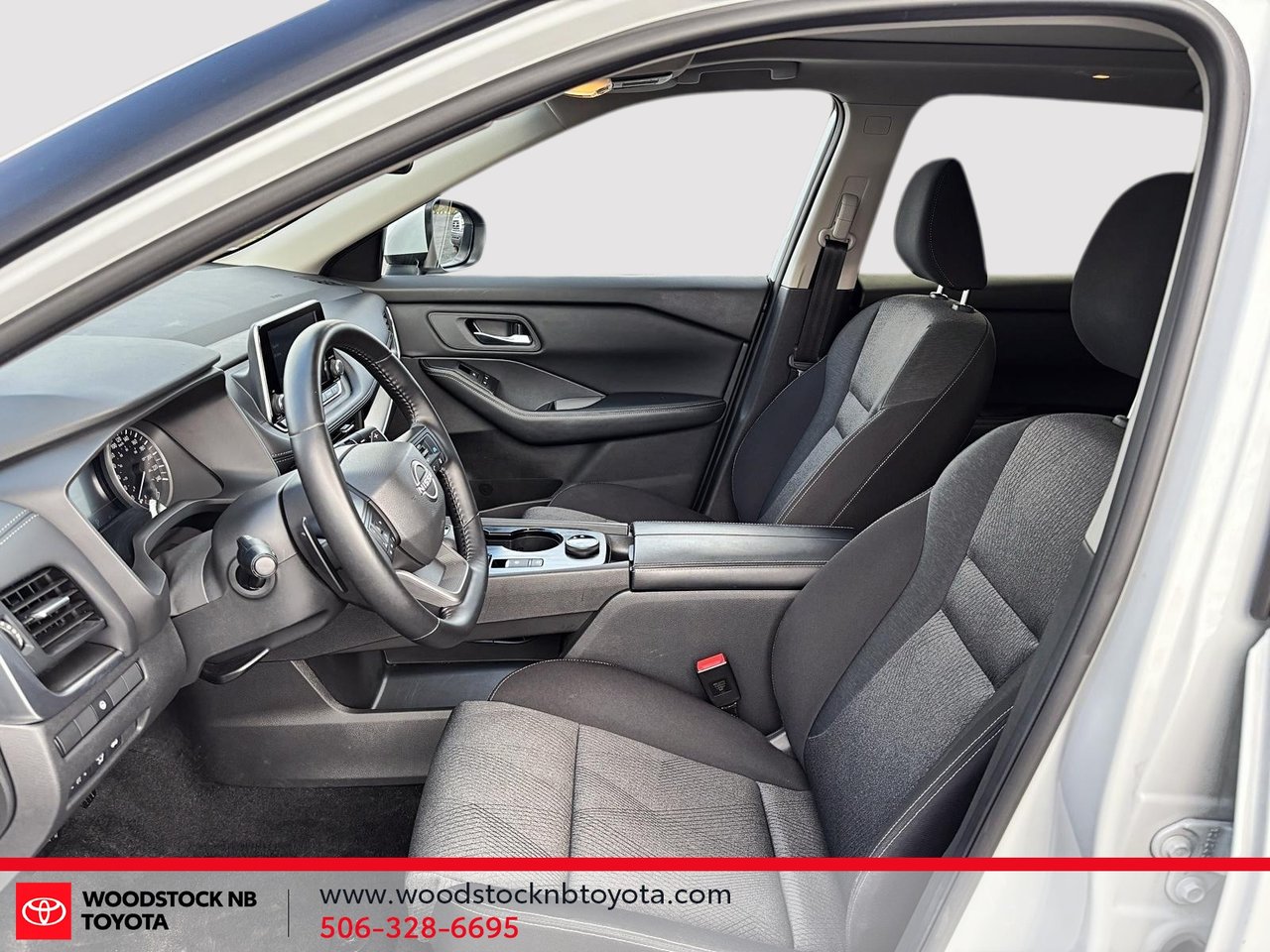 2025 Nissan Rogue SV Moonroof-6