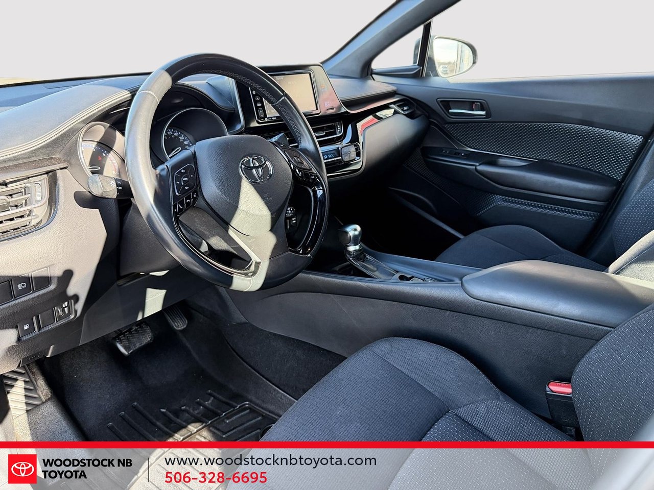 Toyota C-HR XLE  premium 2018-8