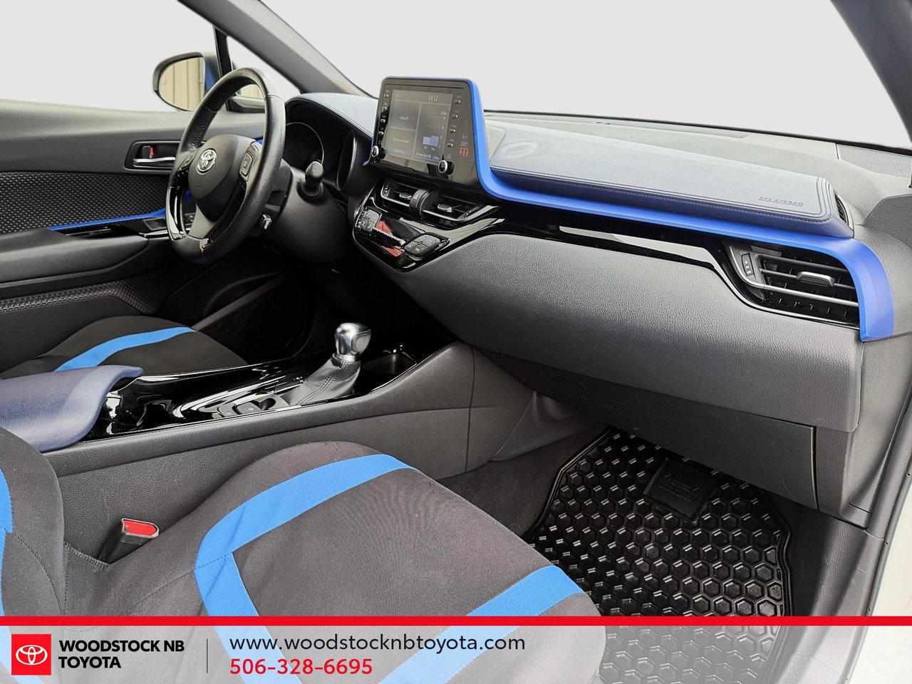 2021 Toyota C-HR XLE-17