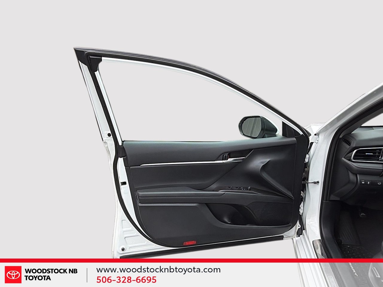 2024 Toyota Camry SE-12