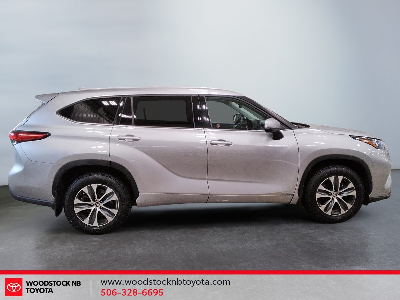 Toyota Highlander Hybrid XLE 2022-7