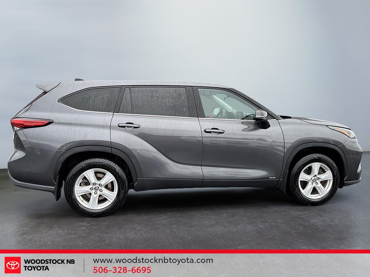 Toyota Highlander Hybrid LE 2022-5