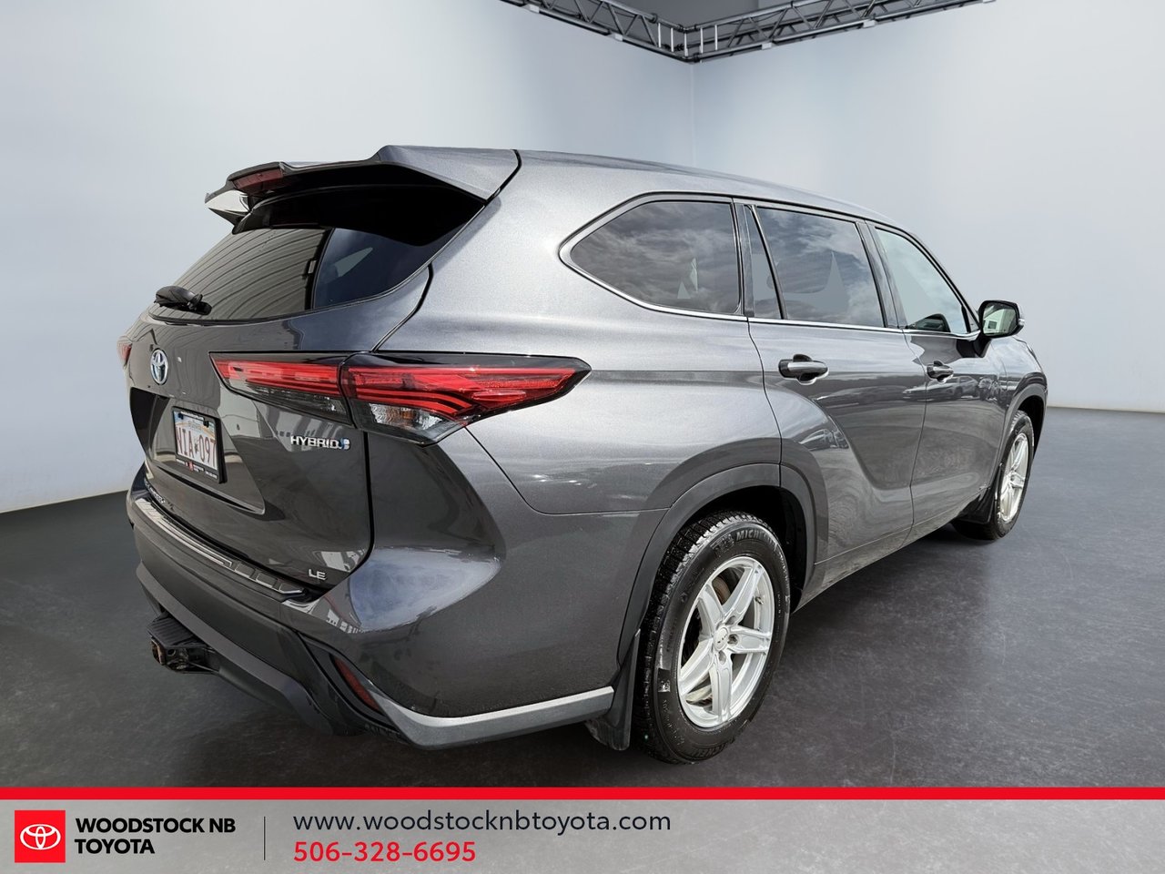 Toyota Highlander Hybrid LE 2022-3